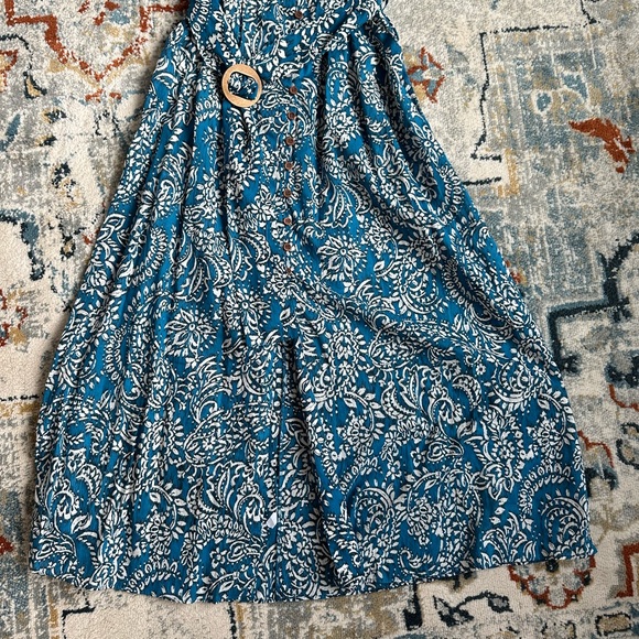 Dress - Picture 7 of 8